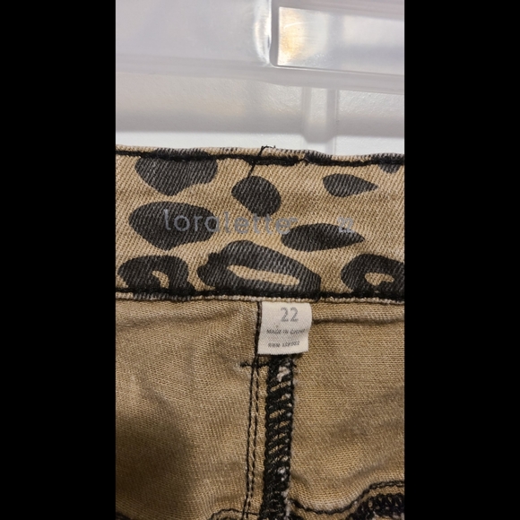 Loralette leopard cheetah distressed jeans 22 - Picture 5 of 6